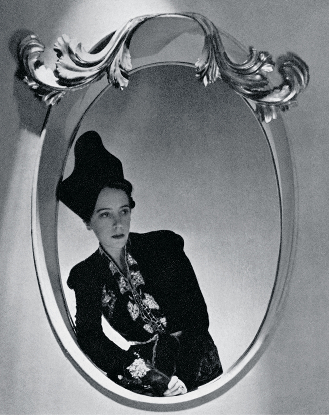 Elsa Schiaparelli, September 1, 1937. Photo: Horst P. Horst.