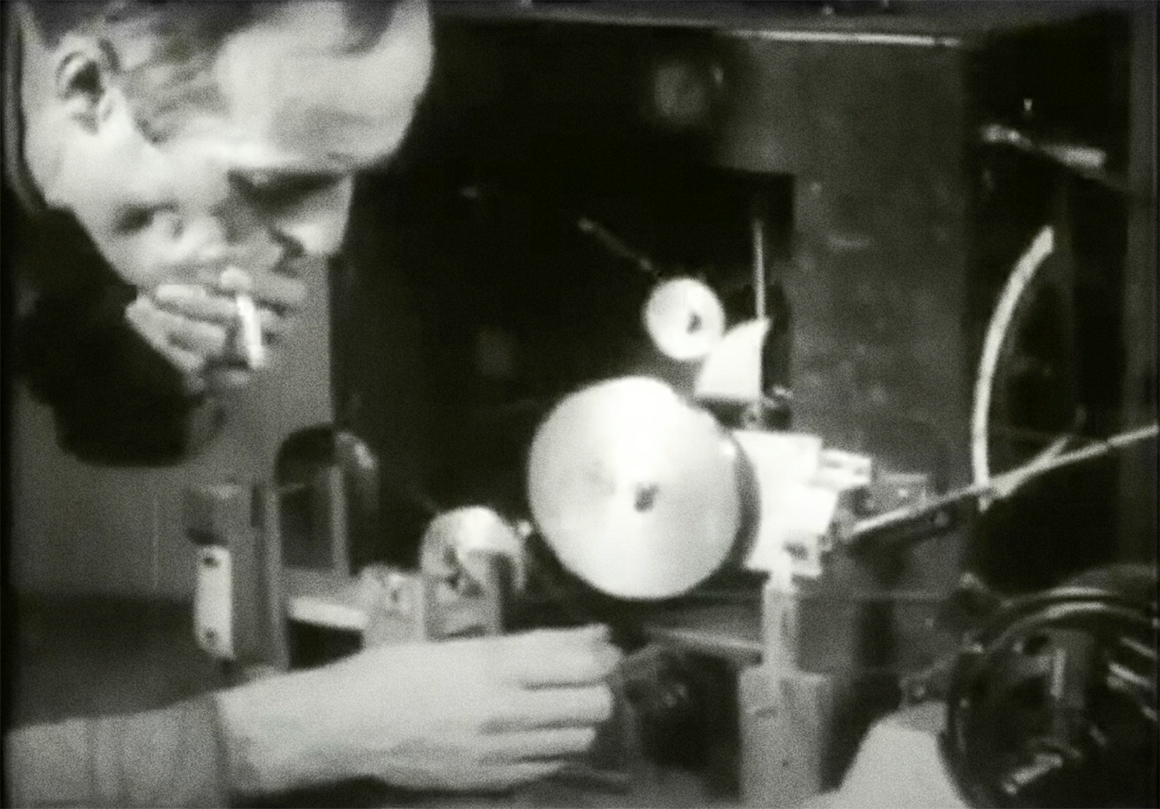 Variophone instructional film, 1932. Evgeny Sholpo.